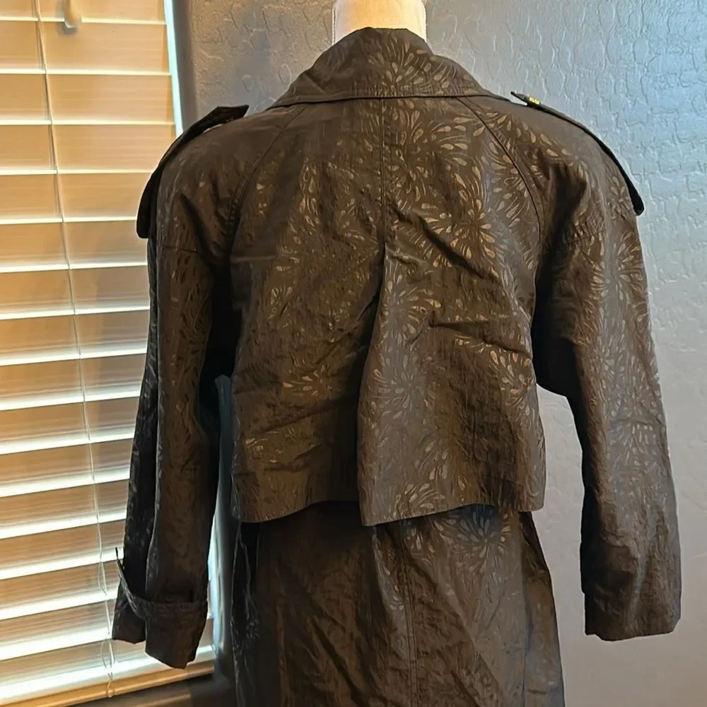 Like new Portrait vintage rain coat - Picture 9 of 11